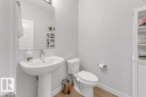 7017 54 Avenue, Beaumont, AB - Indoor Photo Showing Bathroom