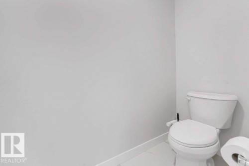 7017 54 Avenue, Beaumont, AB - Indoor Photo Showing Bathroom