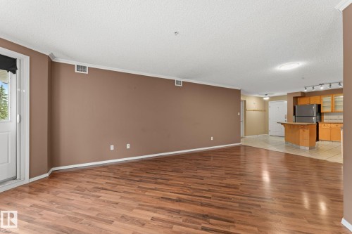 #203 8909 100 St Nw, Edmonton, AB - Indoor Photo Showing Other Room
