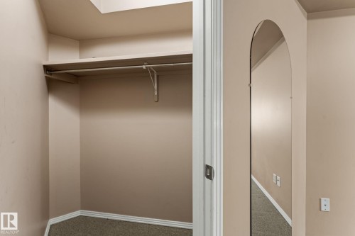#203 8909 100 St Nw, Edmonton, AB - Indoor