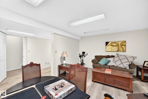 #20 9704 165 St Nw, Edmonton, AB - Indoor