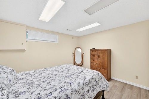 #20 9704 165 St Nw, Edmonton, AB - Indoor Photo Showing Bedroom