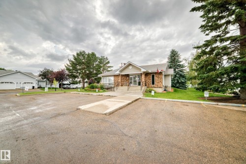#20 9704 165 St Nw, Edmonton, AB - Outdoor