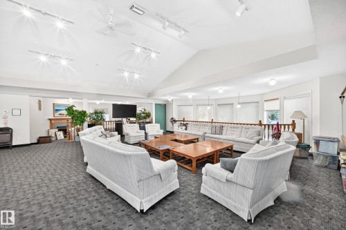 #20 9704 165 St Nw, Edmonton, AB - Indoor