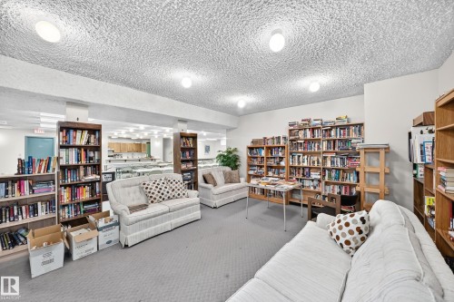#20 9704 165 St Nw, Edmonton, AB - Indoor