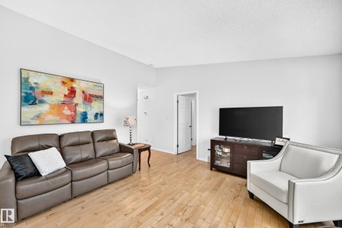 #20 9704 165 St Nw, Edmonton, AB - Indoor Photo Showing Living Room