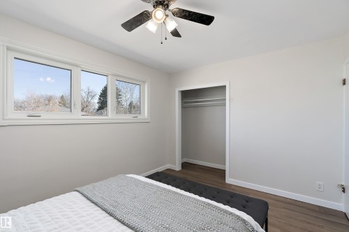 9747 66 Avenue Nw, Edmonton, AB - Indoor Photo Showing Bedroom