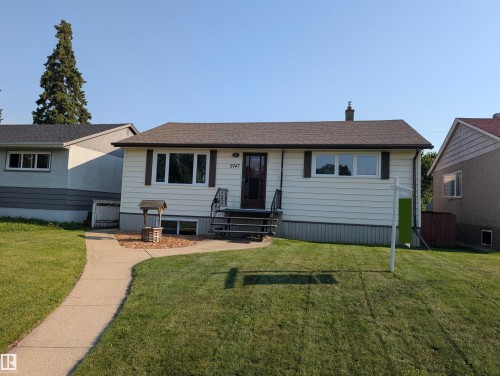 9747 66 Avenue Nw, Edmonton, AB - Outdoor