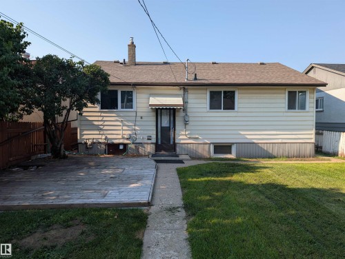 The trees provide some shade from the afternoon and early evening sun. - 9747 66 Avenue Nw, Edmonton, AB - Outdoor