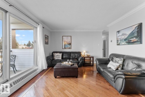 #307 911 10 St, Cold Lake, AB - Indoor Photo Showing Living Room