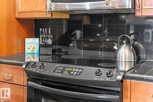 #307 911 10 St, Cold Lake, AB - Indoor Photo Showing Kitchen