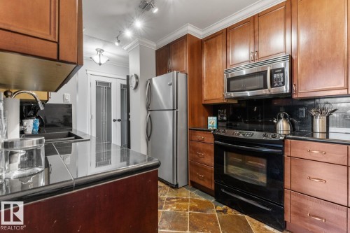 #307 911 10 St, Cold Lake, AB - Indoor Photo Showing Kitchen