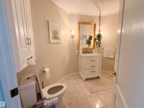 205 1 Avenue, Rural Wetaskiwin County, AB - Indoor Photo Showing Bathroom