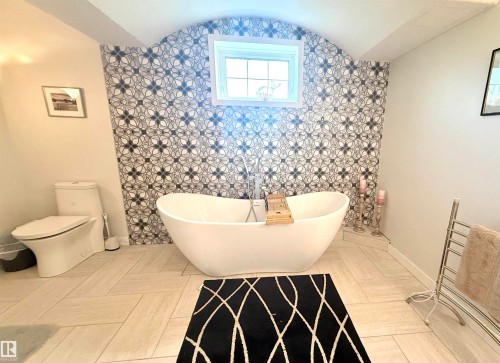 205 1 Avenue, Rural Wetaskiwin County, AB - Indoor Photo Showing Bathroom