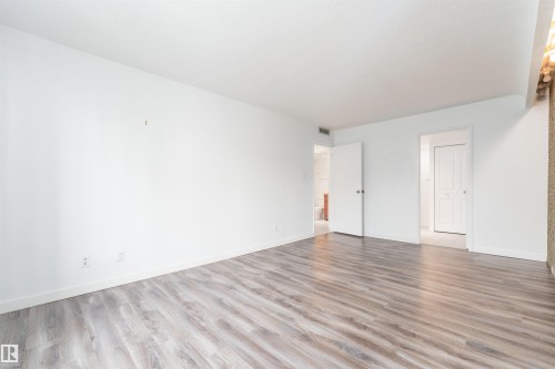 #302 10160 115 St Nw, Edmonton, AB - Indoor Photo Showing Other Room