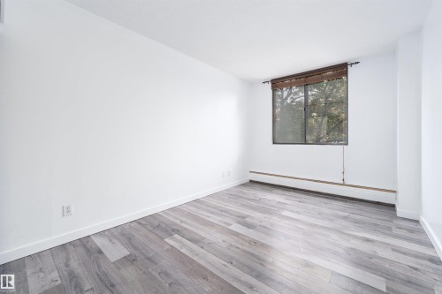#302 10160 115 St Nw, Edmonton, AB - Indoor Photo Showing Other Room