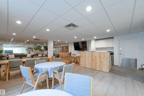 #302 10160 115 St Nw, Edmonton, AB - Indoor