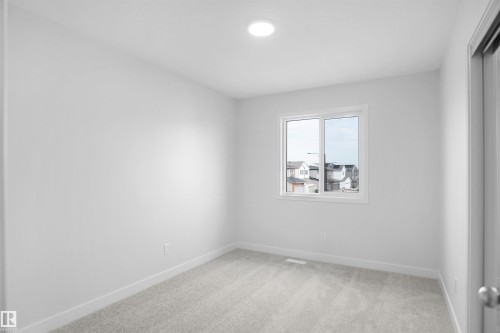 2241 194A Street Nw, Edmonton, AB - Indoor Photo Showing Other Room