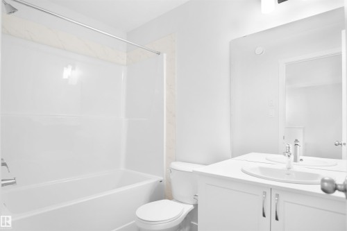 2241 194A Street Nw, Edmonton, AB - Indoor Photo Showing Bathroom