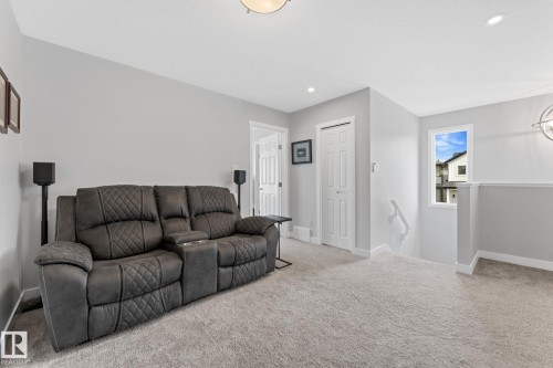 17355 6 Street Ne, Edmonton, AB - Indoor Photo Showing Living Room