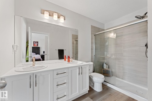 17355 6 Street Ne, Edmonton, AB - Indoor Photo Showing Bathroom