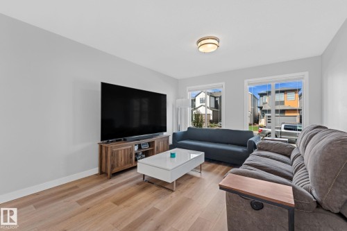 17355 6 Street Ne, Edmonton, AB - Indoor Photo Showing Living Room
