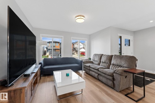 17355 6 Street Ne, Edmonton, AB - Indoor Photo Showing Living Room