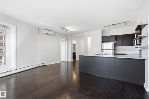 #1005 10152 104 St Nw, Edmonton, AB - Indoor Photo Showing Kitchen