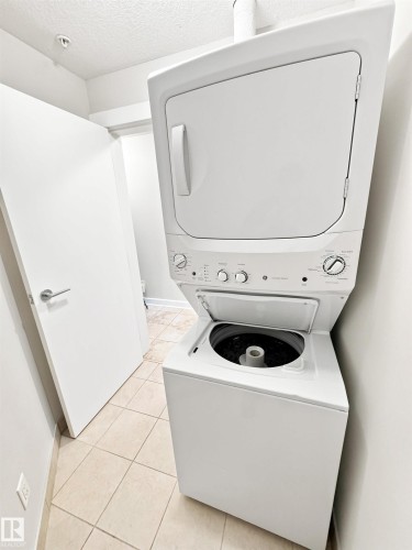 #1005 10152 104 St Nw, Edmonton, AB - Indoor Photo Showing Laundry Room