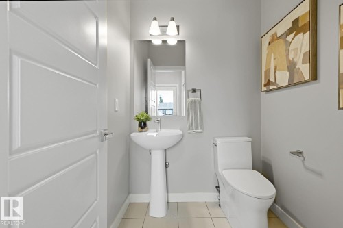 17677 60A Street Nw, Edmonton, AB - Indoor Photo Showing Bathroom