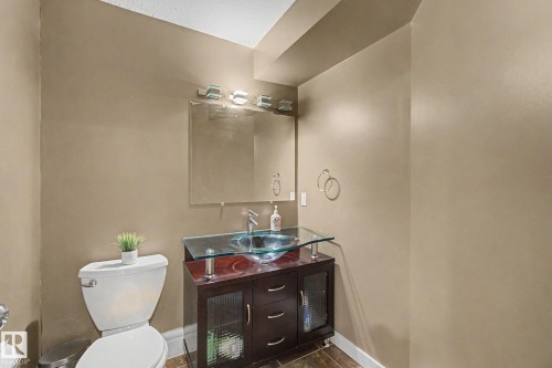 1047 Leger Boulevard Nw, Edmonton, AB - Indoor Photo Showing Bathroom