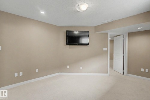 1047 Leger Boulevard Nw, Edmonton, AB - Indoor Photo Showing Other Room