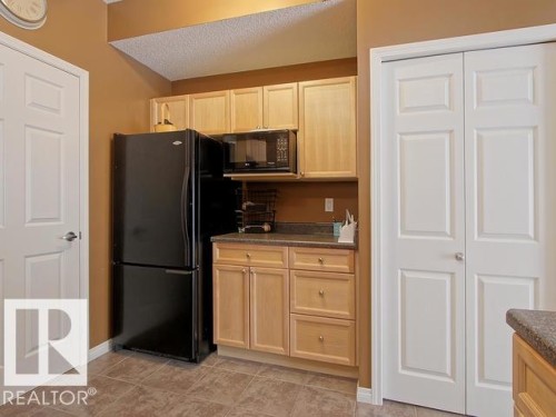 #107 3040 Spence Wd Sw, Edmonton, AB - Indoor Photo Showing Kitchen