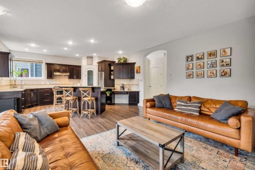 11935 21 Avenue Sw, Edmonton, AB - Indoor Photo Showing Living Room