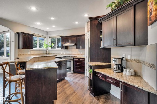 11935 21 Avenue Sw, Edmonton, AB - Indoor Photo Showing Kitchen