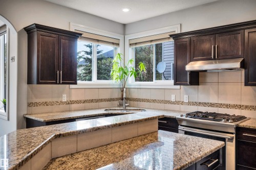 11935 21 Avenue Sw, Edmonton, AB - Indoor Photo Showing Kitchen