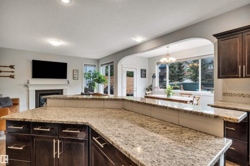 11935 21 Avenue Sw, Edmonton, AB - Indoor Photo Showing Kitchen