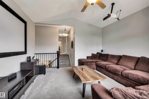 11935 21 Avenue Sw, Edmonton, AB - Indoor Photo Showing Living Room