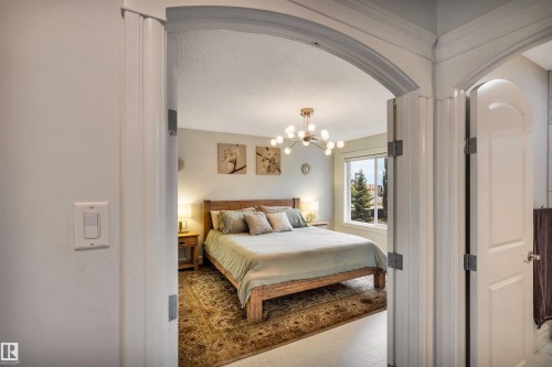 11935 21 Avenue Sw, Edmonton, AB - Indoor Photo Showing Bedroom