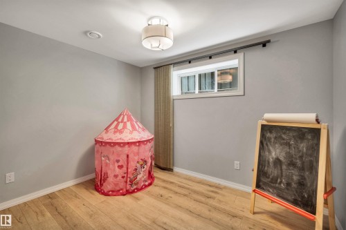 11935 21 Avenue Sw, Edmonton, AB - Indoor Photo Showing Other Room