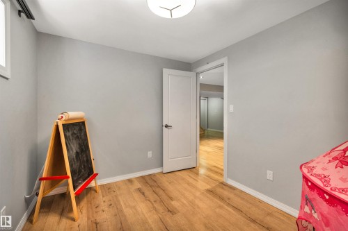 11935 21 Avenue Sw, Edmonton, AB - Indoor Photo Showing Other Room