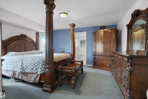 2715 44A Avenue Nw, Edmonton, AB - Indoor Photo Showing Bedroom