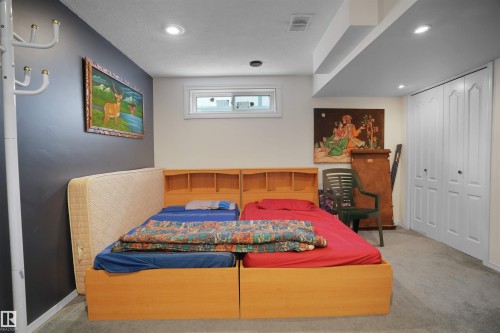 2715 44A Avenue Nw, Edmonton, AB - Indoor Photo Showing Bedroom