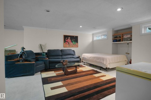 2715 44A Avenue Nw, Edmonton, AB - Indoor Photo Showing Other Room