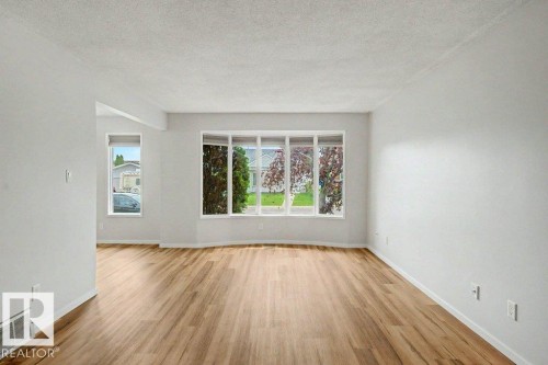 312 Lago Lindo Crescent Nw, Edmonton, AB - Indoor Photo Showing Other Room