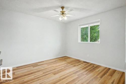 312 Lago Lindo Crescent Nw, Edmonton, AB - Indoor Photo Showing Other Room