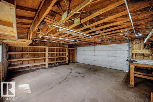 312 Lago Lindo Crescent Nw, Edmonton, AB - Indoor Photo Showing Garage