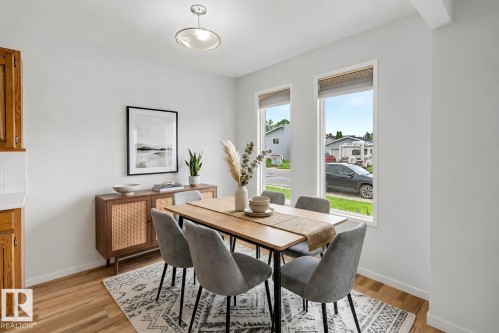 312 Lago Lindo Crescent Nw, Edmonton, AB - Indoor Photo Showing Dining Room