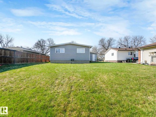 5916 148 Avenue Nw, Edmonton, AB - Outdoor