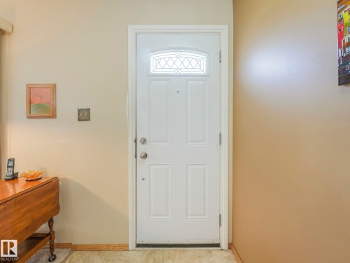 5916 148 Avenue Nw, Edmonton, AB - Indoor Photo Showing Other Room